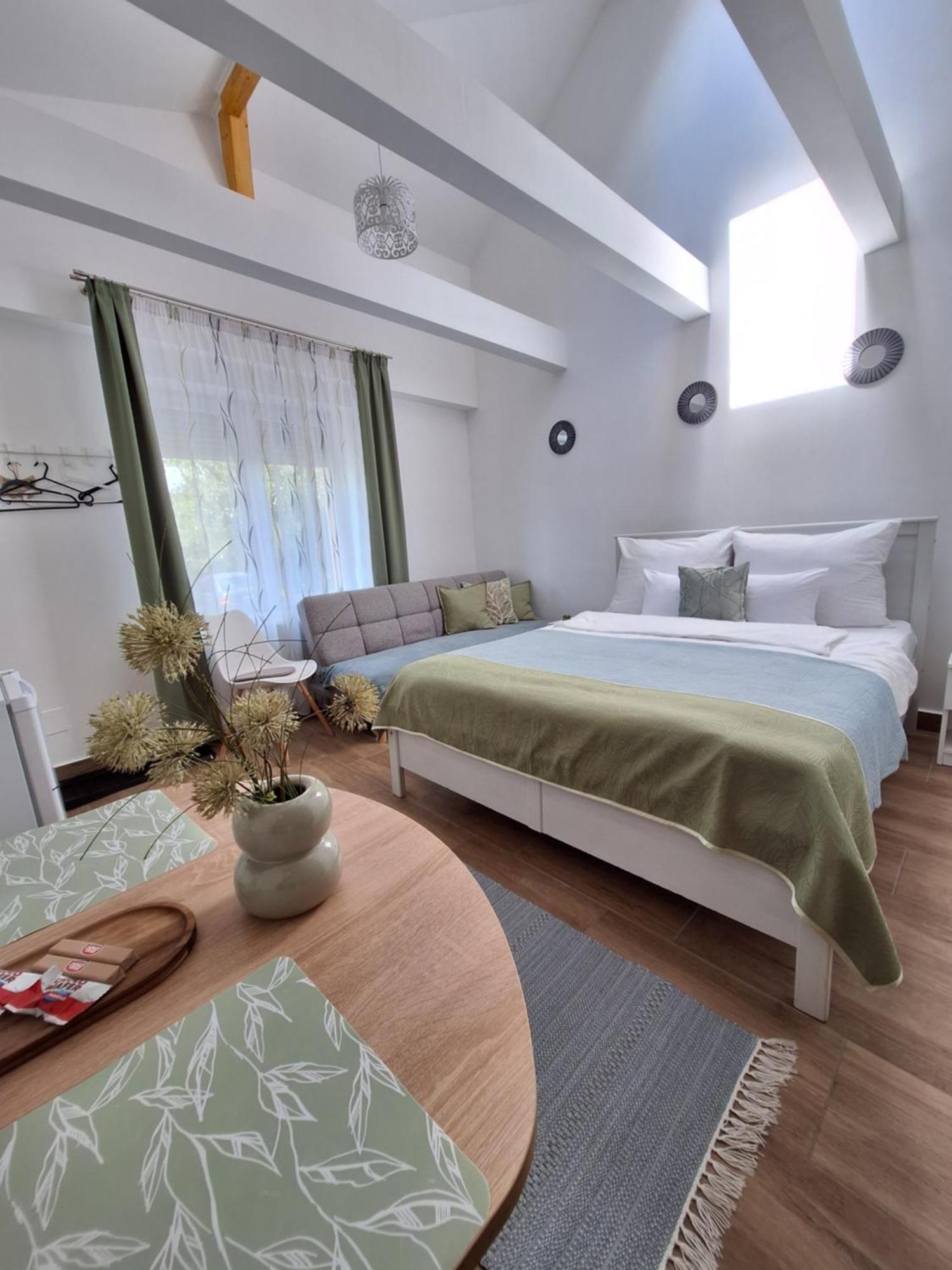 Varfal Apartman II Eger Szoba fotó