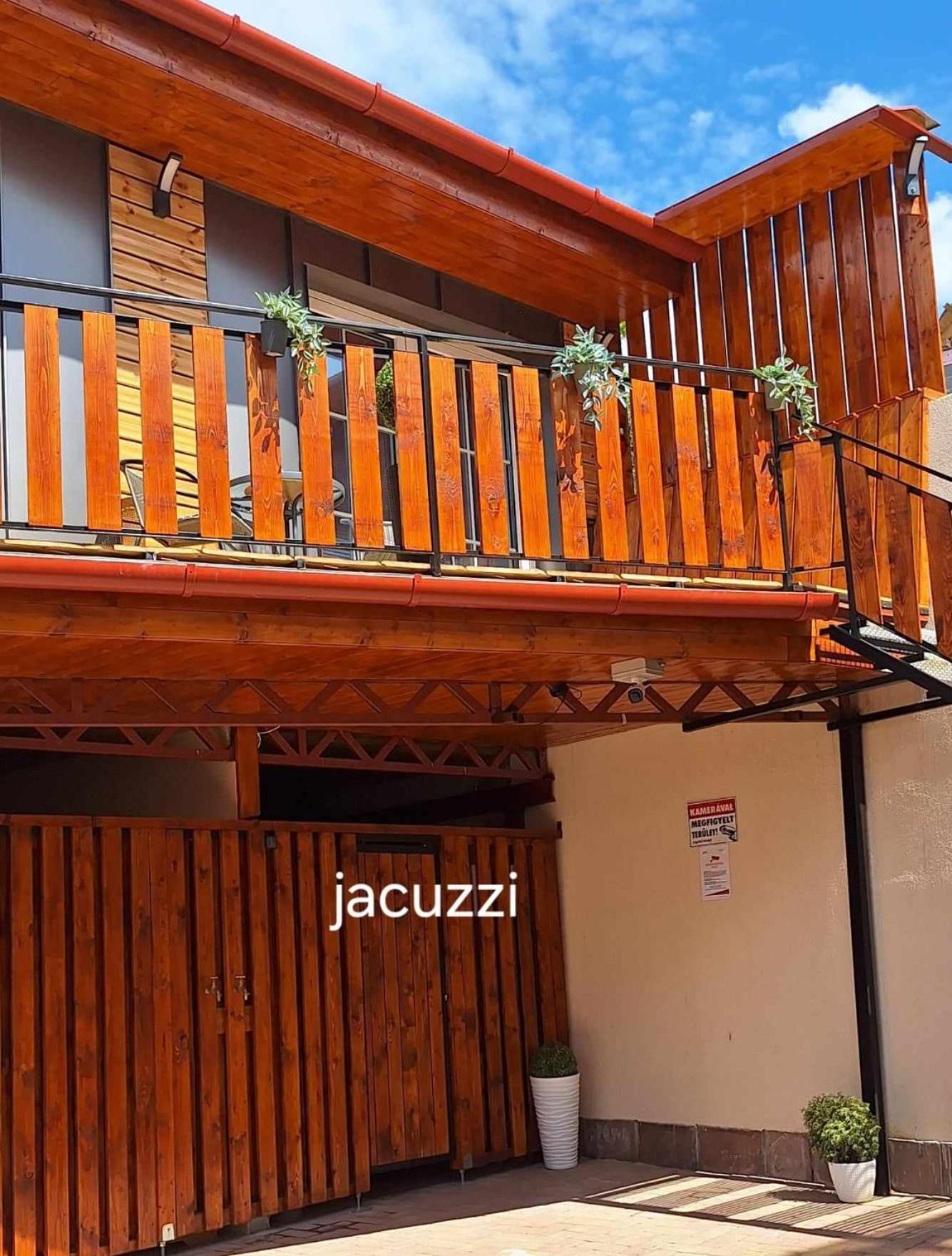 Varfal Apartman II Eger Szoba fotó